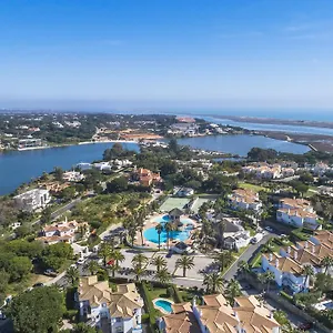 4* Aldeamento Turístico Encosta Do Lago Club